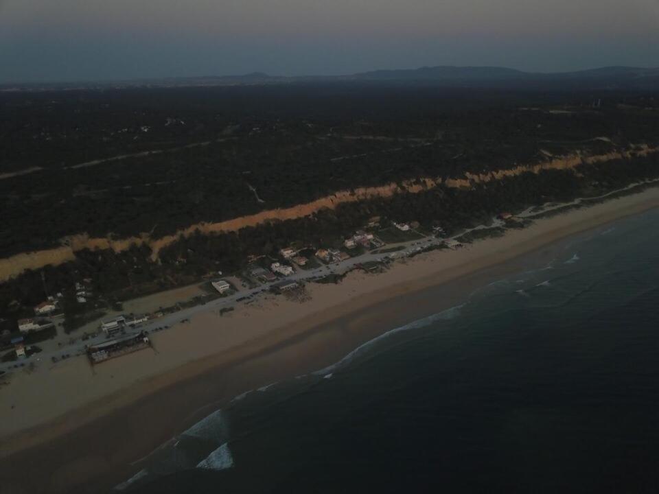 Rock'S Beach Spot Suit Кошта-да-Капарика Экстерьер фото