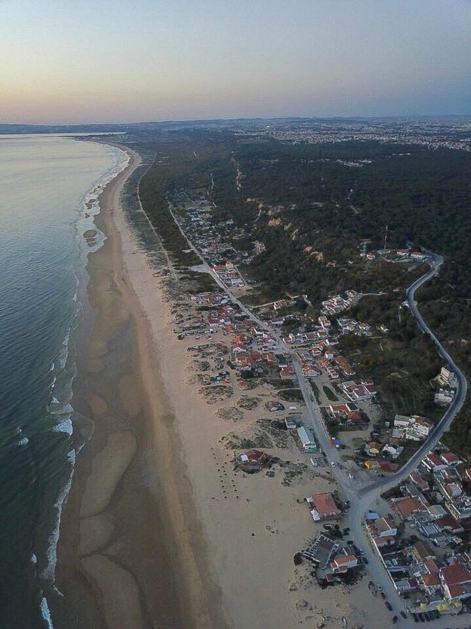 Rock'S Beach Spot Suit Кошта-да-Капарика Экстерьер фото